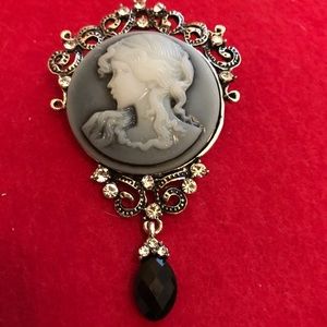 Cameo pin